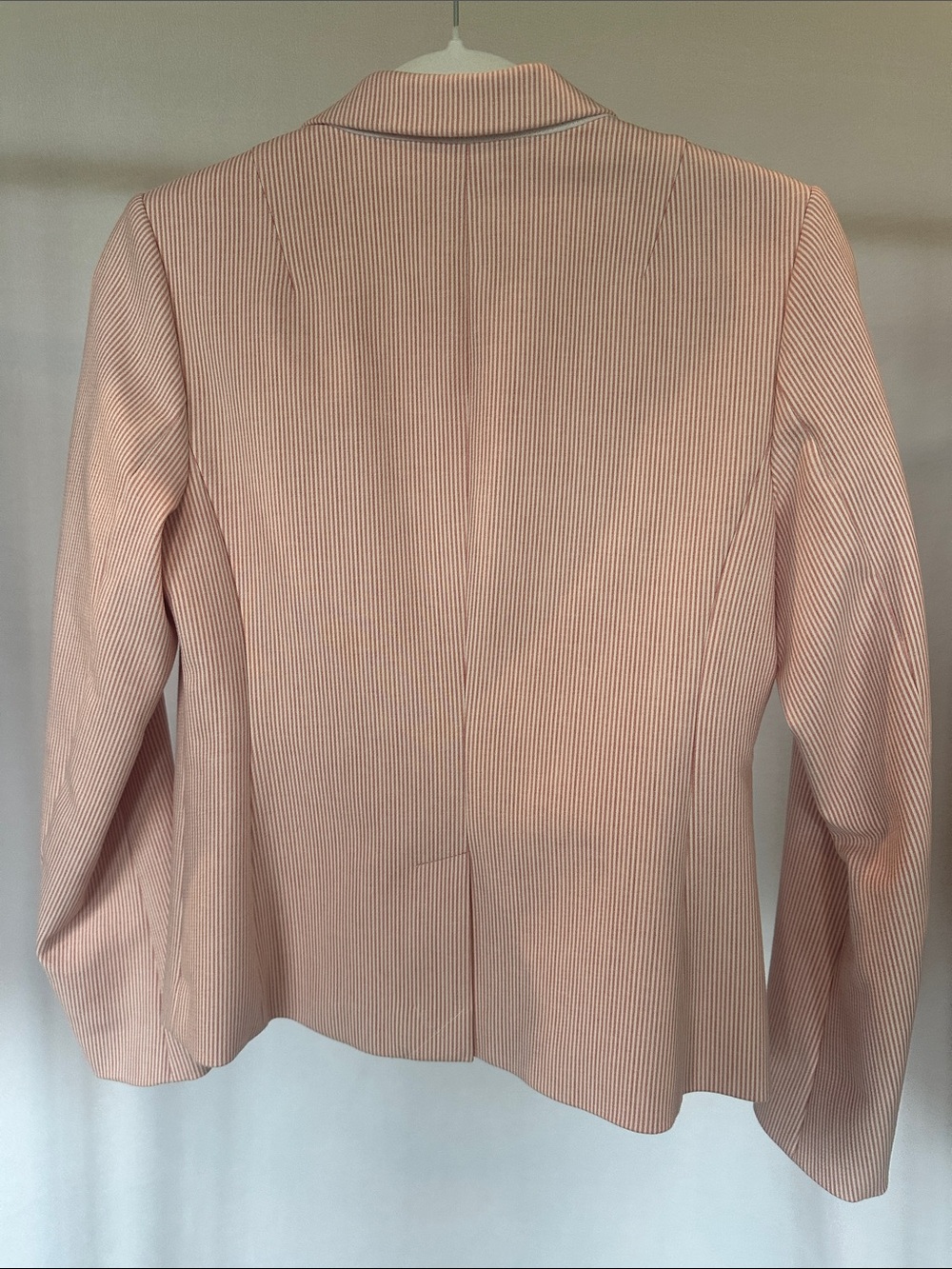 Banana Republic Classic Fit Blush Pink and White Pinstripe Blazer Size 2 - Picture 6 of 9